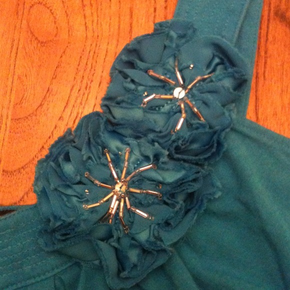 Cute tank top - Picture 2 of 2