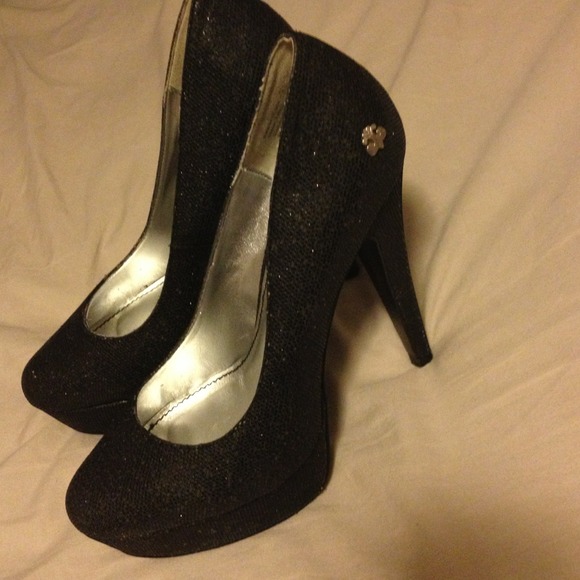 💥REDUCED💥 Dereon Coral Black Pumps
