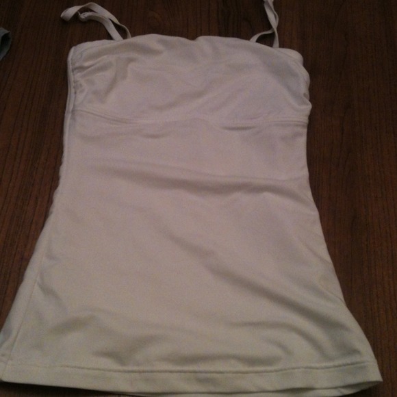 SOLD. In Bundle Flexees tanks - Picture 3 of 4