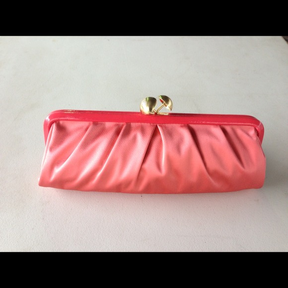 Coach Clutch - Picture 1 of 4