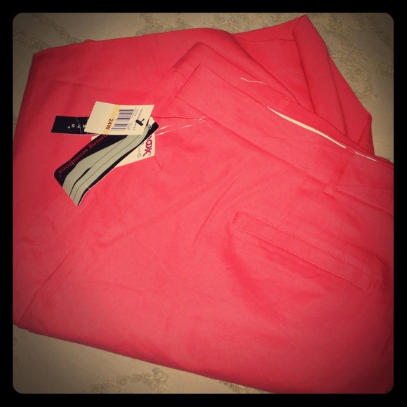 Lovely coral plus size shorts!
