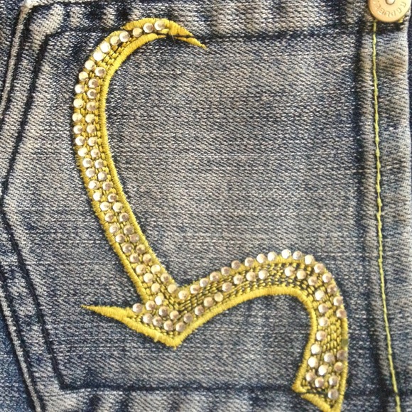 Sold - Picture 3 of 4