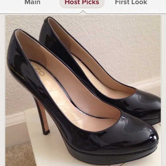 Joan & David Shoes - SOLD****Joan & David black patent pumps