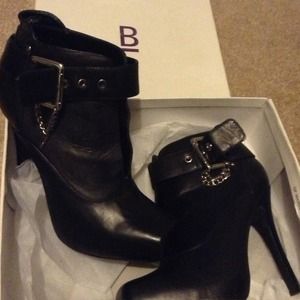 Sold!!!🎊🎉🎈Black authentic leather upper Boots