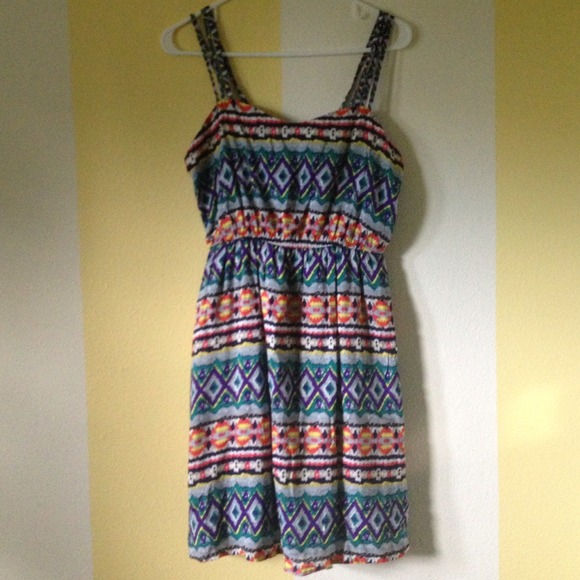 Criss Cross Tribal Print Dress Size Medium