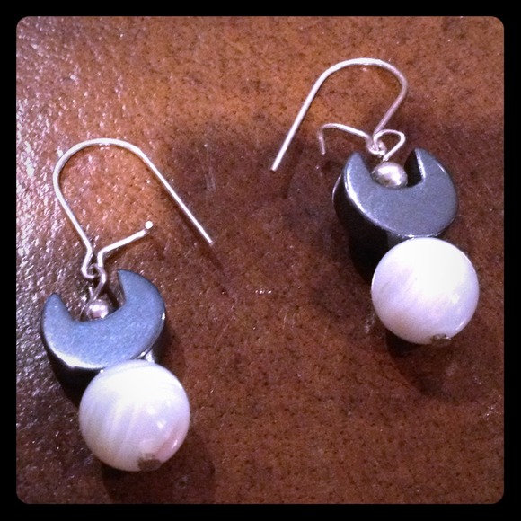 Free when you buy 3 items. Hematite White Earrings