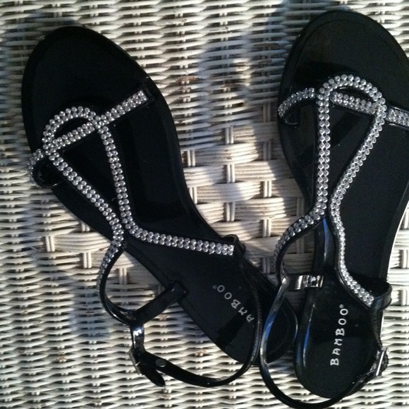 Shoes - Picture 2 of 4