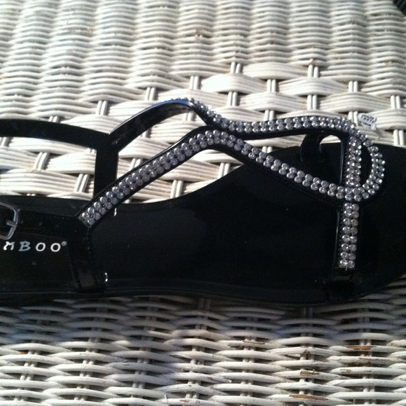 Shoes - Picture 4 of 4