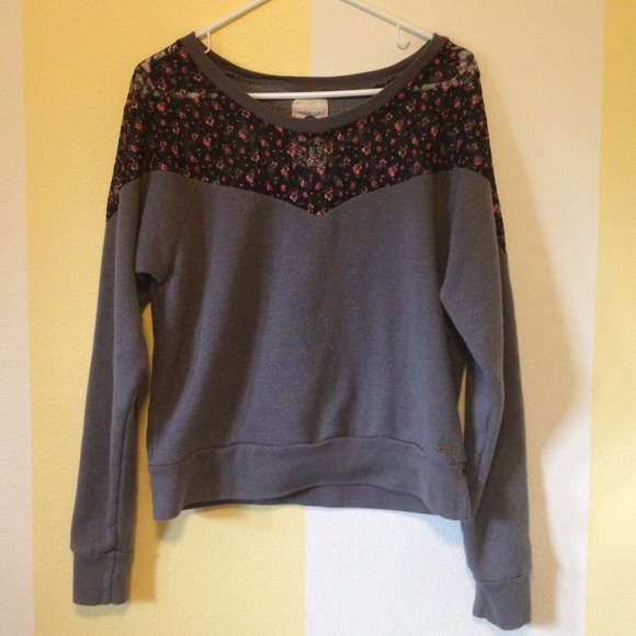 ROXY gray crew neck sweatshirt with floral lace