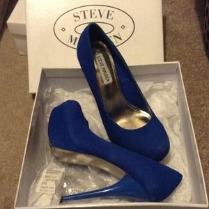 Sold!!🎊🎉🎈Blue Royal Steve Madden Pumps
