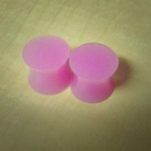 7/16" Solid Silicone Plugs