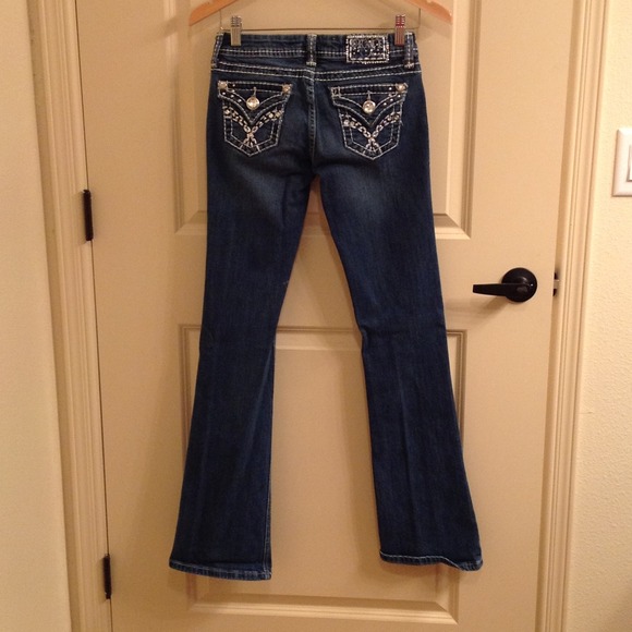 Grace in LA jeans - Picture 2 of 3