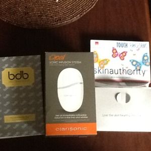 Brand new women's facial skin care kit