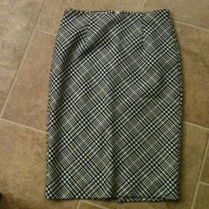 !!!!SOLD!!!! White House Black Market skirt