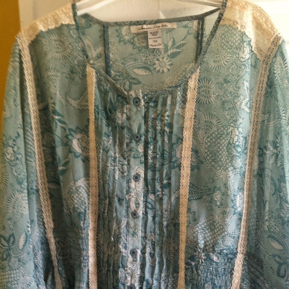 American Rag, green and white blouse