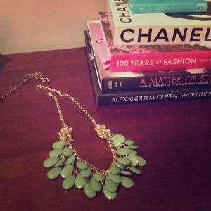 Green bubble necklace