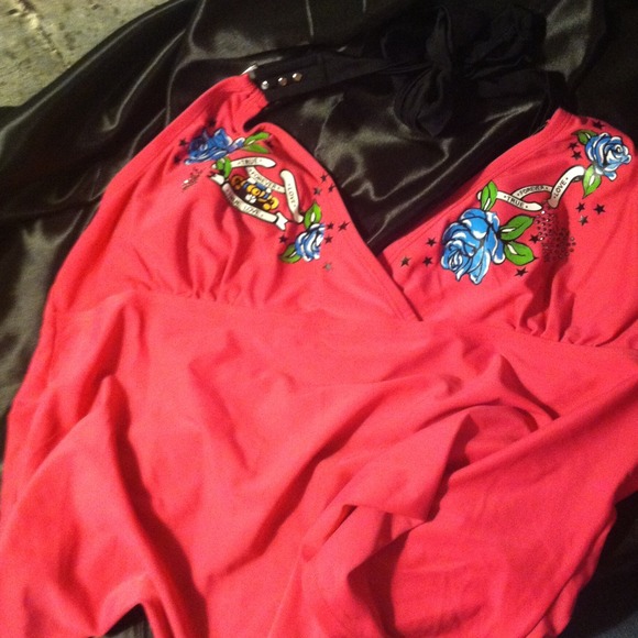 Torrid plus size 3 22/24 tankini top