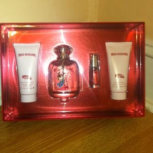 True Religion Hippie Chic brand-new gift set!!