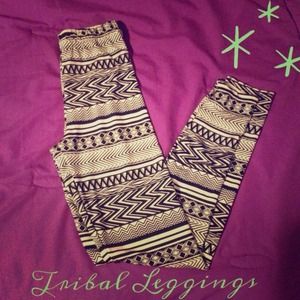 Black & White tribal print leggings