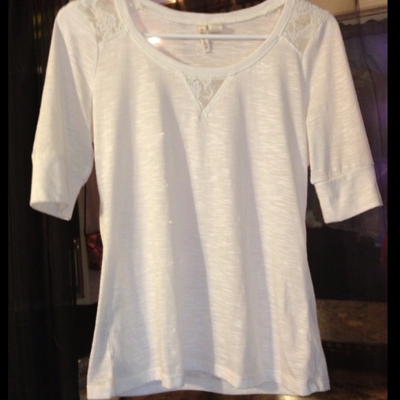 MEDIUM White shirt from BUCKLE! With some lacing!