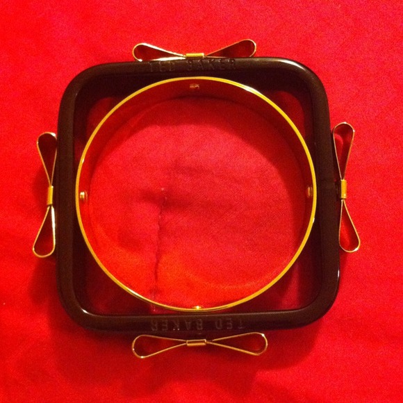 ❌❌SOLD❌❌🎉HOST PICK🎉 Ted Baker four bow bangle - Picture 2 of 2