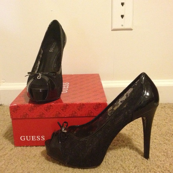 Guess Lace Black Pumps