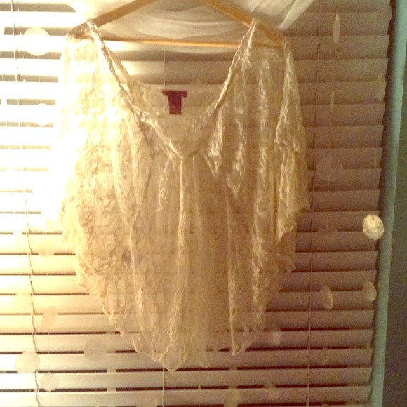 Flowy lace cover up/top