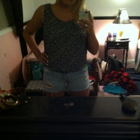 ❌Bundled❌Navy and white patterned tank! - Picture 2 of 3