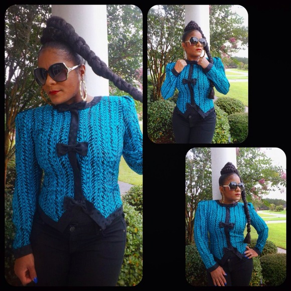 ❌❌SOLD❌❌Bow Tie Blazer - Picture 2 of 2