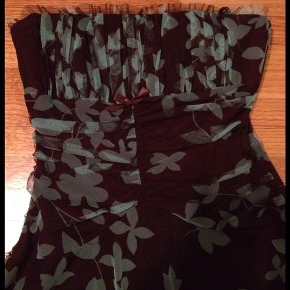 Bundled - Cute Party Dress 👗 - Picture 2 of 3