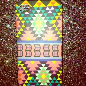 Tribal Print iPhone 4/4s case!