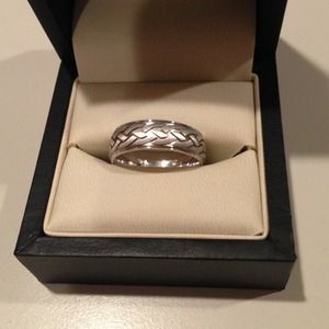 14 karat white gold braided man's ring