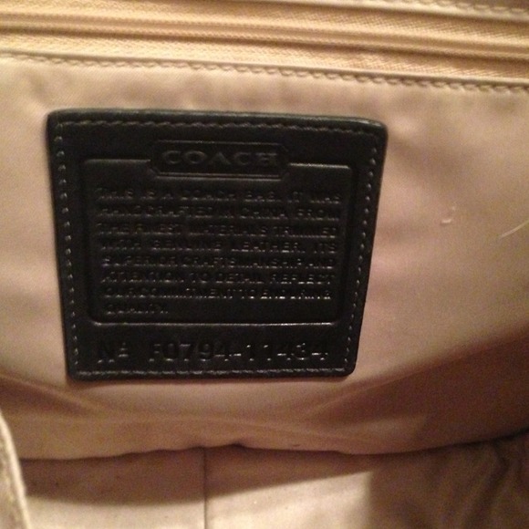 🚨SOLD IN BUNDLE 🚨 Coach Purse! - Picture 2 of 3