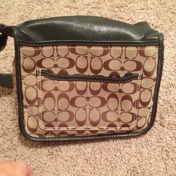 🚨SOLD IN BUNDLE 🚨 Coach Purse! - Picture 3 of 3