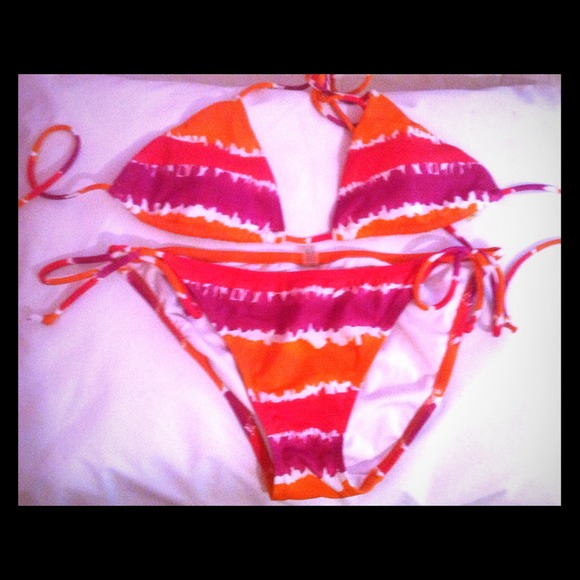 Victoria's Secret string bikini