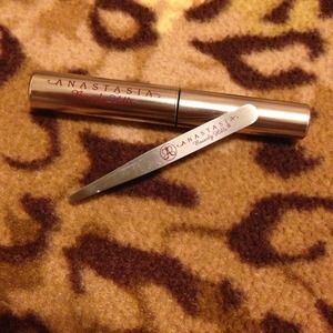 Anastasia mini brow kit!