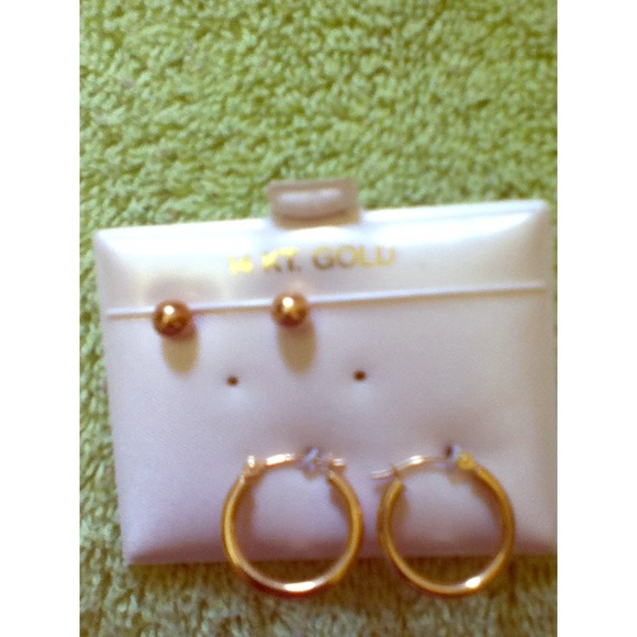 Pack of 2 14kt gold earrings!