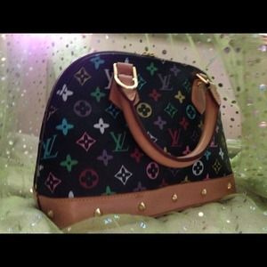 This is the more pics purse