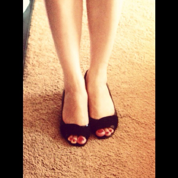 Fancy wedge heel in black!! - Picture 2 of 4