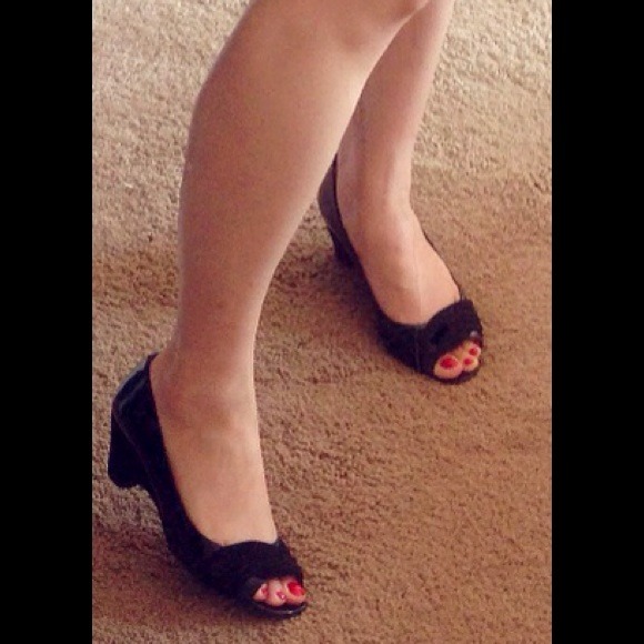 Fancy wedge heel in black!! - Picture 3 of 4