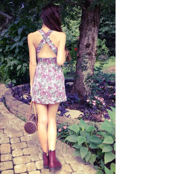 Lulus Dresses & Skirts - ❤️SOLD❤️ NWOT!  Lulu's Floral Criss Cross Dress