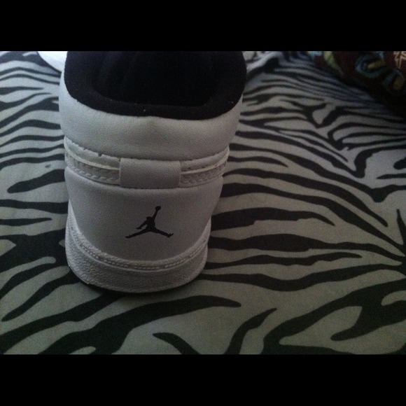 White Jordan - Picture 3 of 3