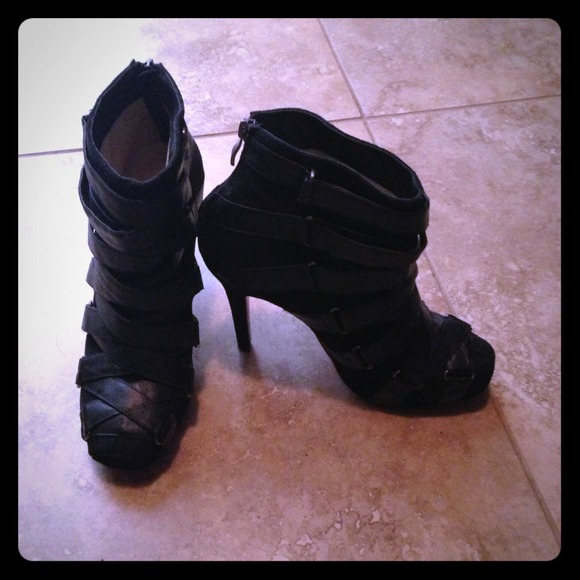 ✋SOLD ✋ ❤ Brand New Christian Louboutin Boots ❤