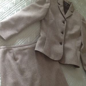 Ann Taylor Two Piece Suit