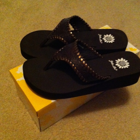 Yellowbox flip-flops