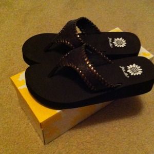 Yellowbox flip-flops