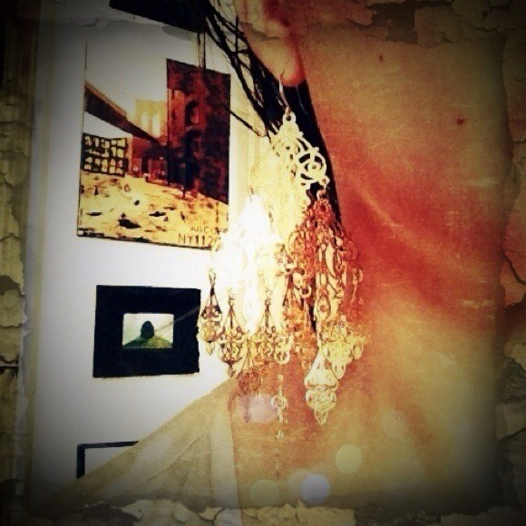 CLOSING SALE Amitra Singh Chandelier Earrings-NWOT - Picture 2 of 4