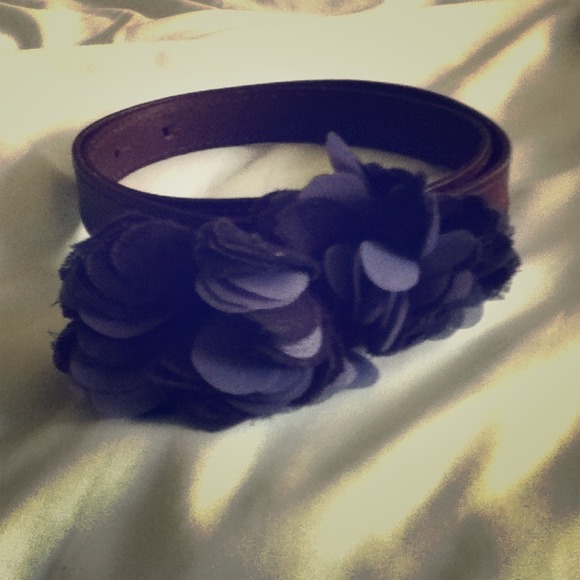 Hollister flower waist belt.