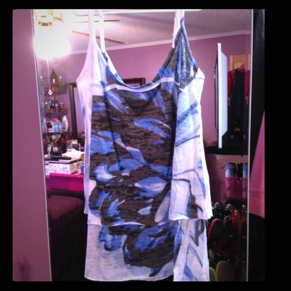 SOLD! Blue and Black Floral Tank Size XS - Picture 1 of 1