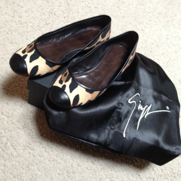 🎉Host Pick🎉Giuseppe Zanotti Design Fabric Flats - Picture 4 of 4